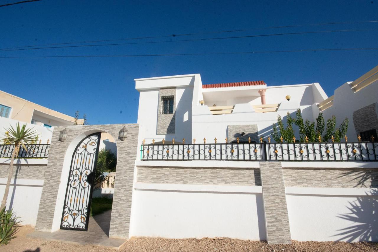 Villa Meublee Avec Piscine Et Abri De Voiture Erriadh Bagian luar foto